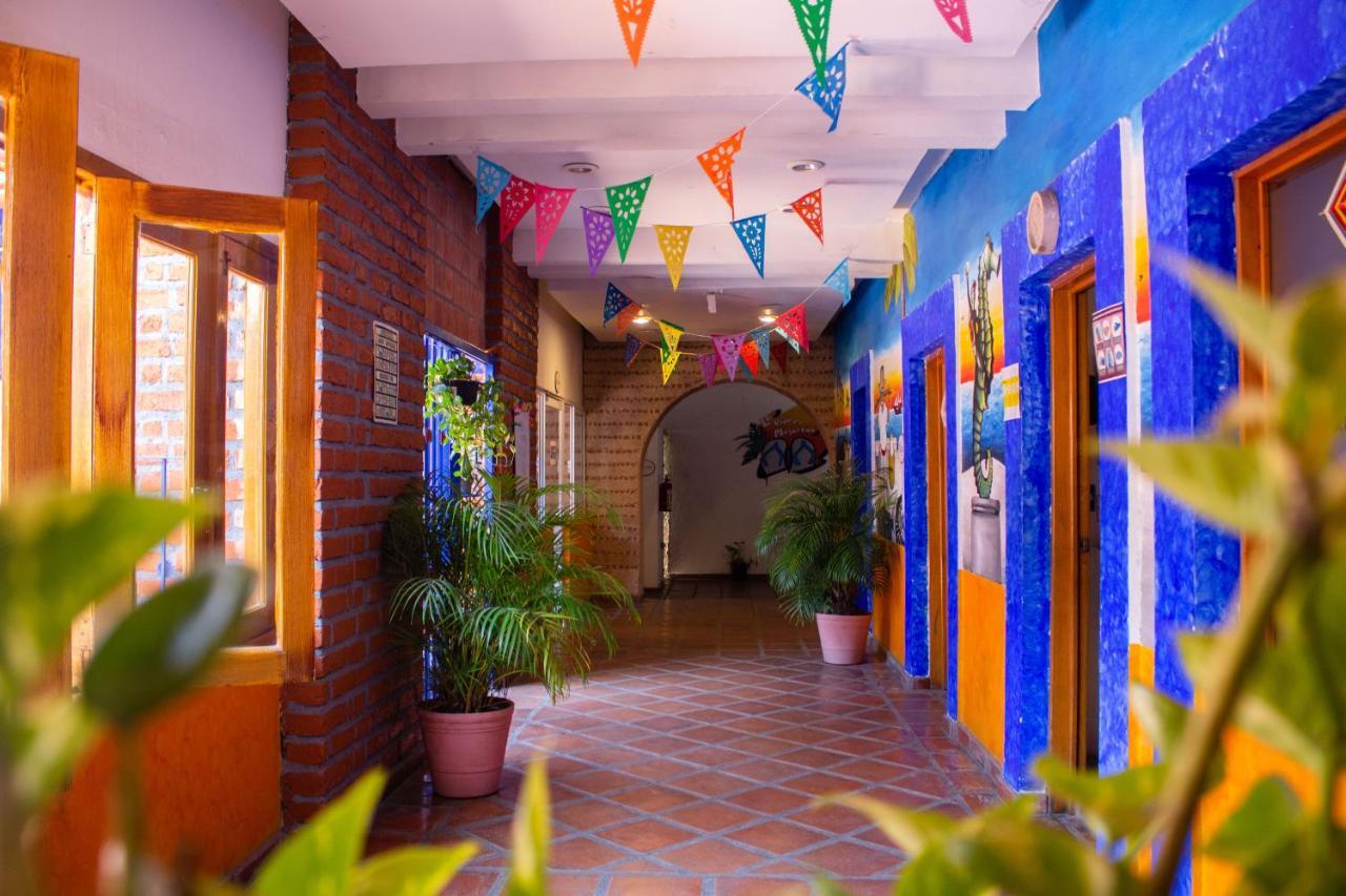 Chanclas Hostel Vallarta プエルトバラータ エクステリア 写真