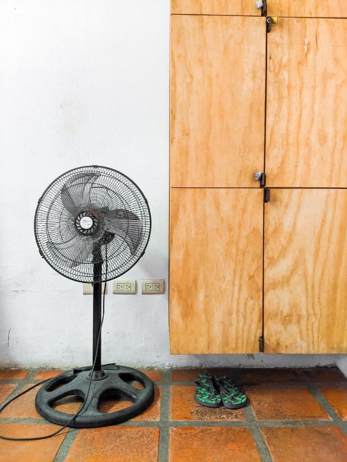 Chanclas Hostel Vallarta プエルトバラータ エクステリア 写真
