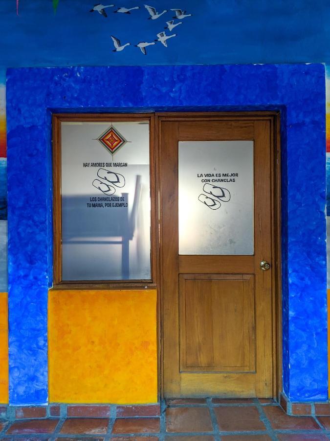 Chanclas Hostel Vallarta プエルトバラータ エクステリア 写真